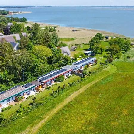 Boddenweite 4 * Born