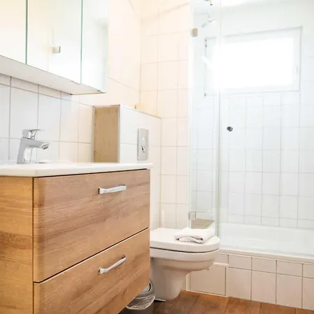 Boddenweite 4 * Born